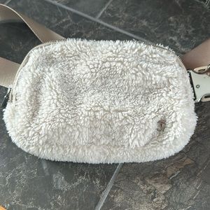 Lululemon Everywhere Fleece Belt Bag